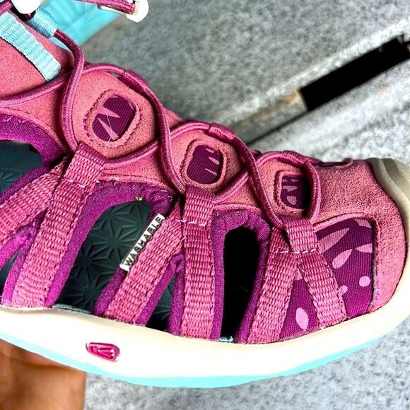 Keen Big Kids' Pink Moxie Sandals Shoes Washable + Waterproof Size 5 - Picture 3 of 9